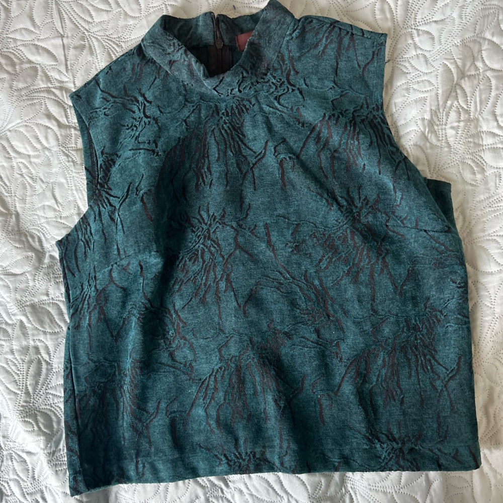 mark. Green Sleeveless Boxy Blouse with Mandarin Collar